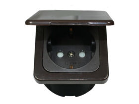 PRISE 220 V COMPLETE AVEC COUVERCLE