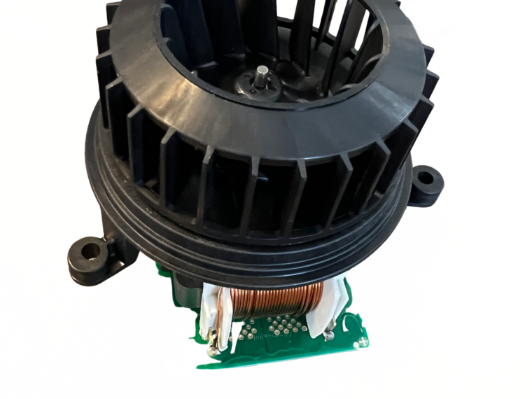 MOTEUR COMBUSTION TRUMA COMBI pièce d’origine Truma chauffage Combi