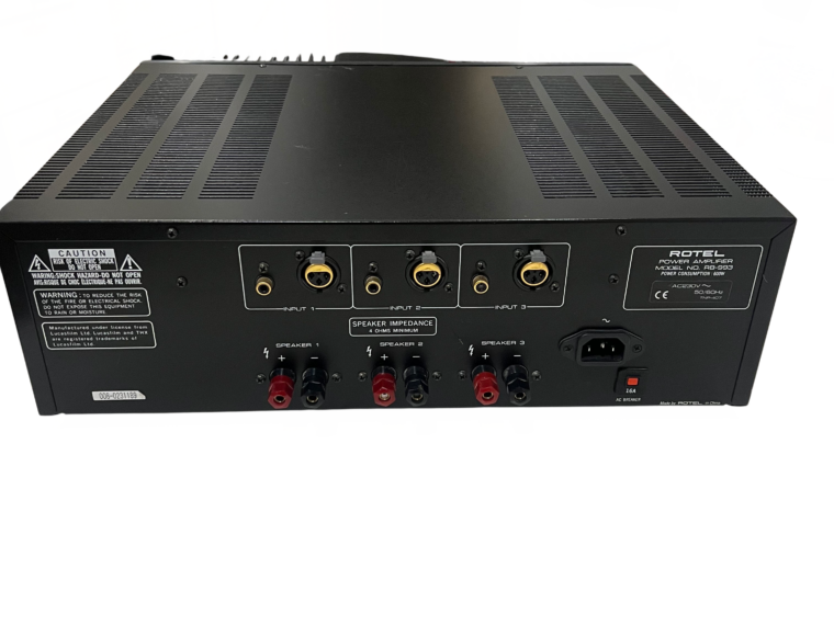 Ampli puissance rotel 3canaux RB-993 THX face avant noire