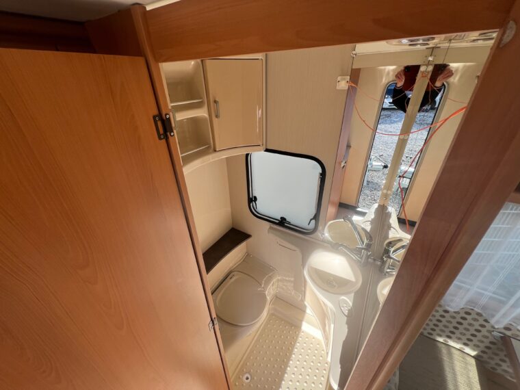 CARAVANE-OCCASION-STERCKEMAN-1120KG Sterckeman Alizé 420 CP caravane 4 places 2012