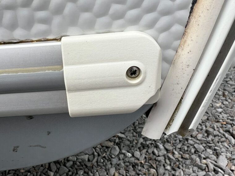 EMBOUT droit PROFILÉ CARAVELAIR pour bas de caisse caravane OEM