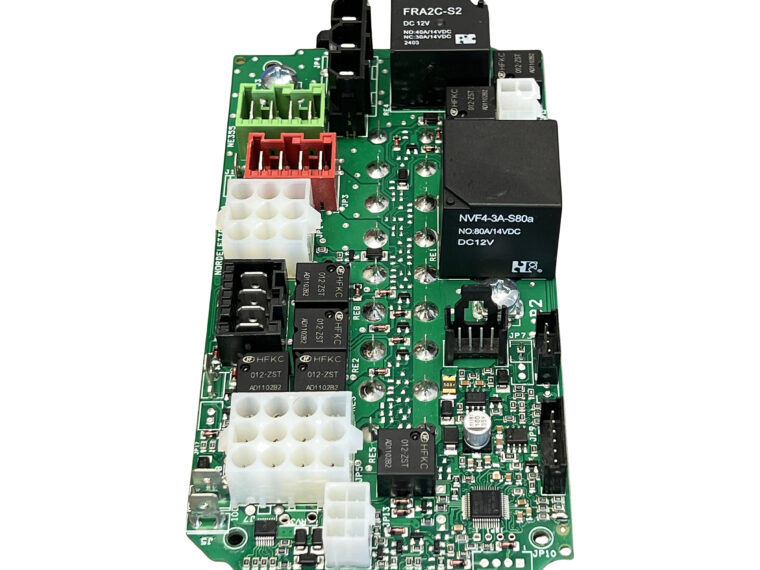 Relais de commutation 12V Nordelettronica soudé sur carte électronique