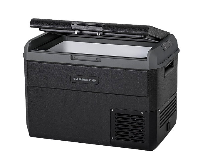 Frigo CARBEST CrossCooler en usage camping-car avec poignées de transport