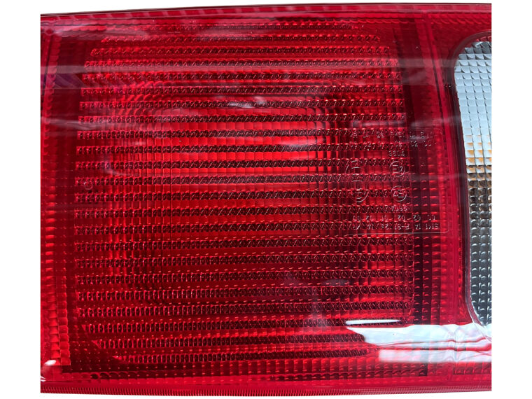 feu arrière Chausson Challenger VAR 20260617 1435 PRODUCT feu arriere camping car chausson challenger debut 2000 8