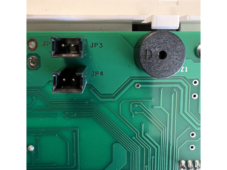 Détail des commandes pompe éclairage et niveaux batteries du module