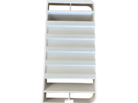 Grille évacuation gaz brûlés frigo Dometic blanche vue de face