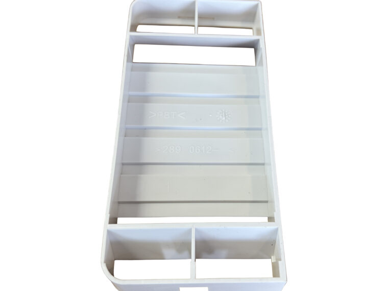 Grille évacuation gaz brûlés frigo Dometic vue arrière avec système de clip