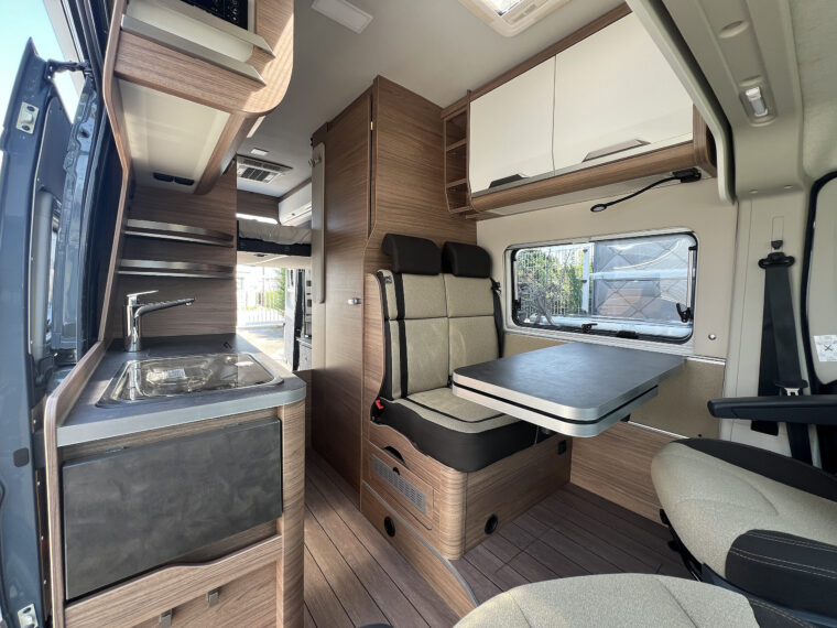 Camping-car KNAUS BOXLIFE 630 ME 2023 coin repas et banquette