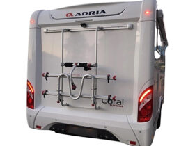 Angle montant pare-chocs arrière Adria Supreme d'origine vue principale